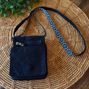 Kipling El Dorado Travel Organizer Black Crossbody Aztec Patterned Strap